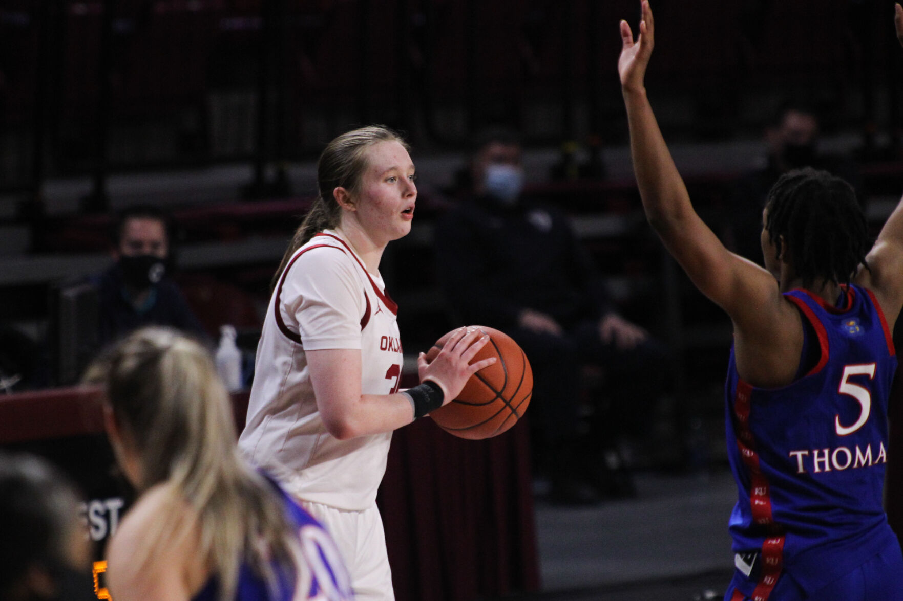 Junior Guard Taylor Robertson